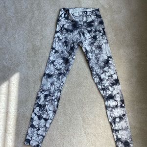 Lululemon tie dye Shibori wunder under leggings